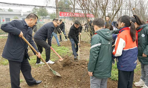 【要闻】我市举行2025年春季义务植树活动