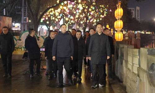 陈阳波、潘鹏带队调研2026年春节期间我市氛围营造...