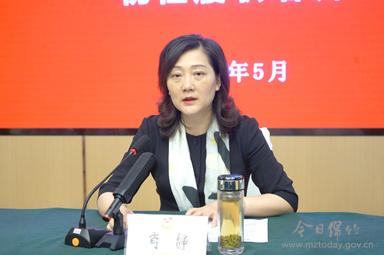 肖静强调,要充分认识学习的重要意义,增强学习的紧迫感和自觉性.