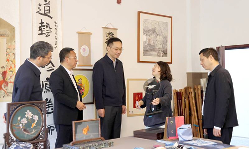 陈阳波调研我市高中教育工作暨慰问高三教师、督导...