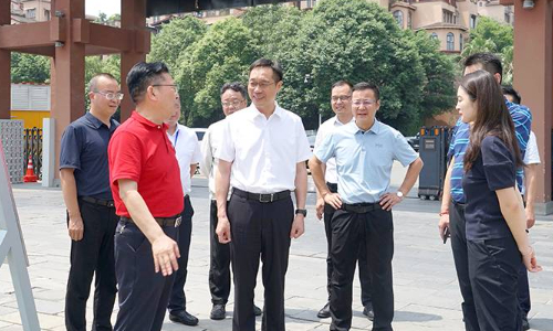 陈阳波督导检查我市高考考点筹备情况